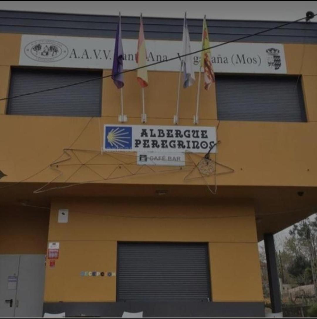 Albergue Santa Ana Mos Cabezal Bagian luar foto